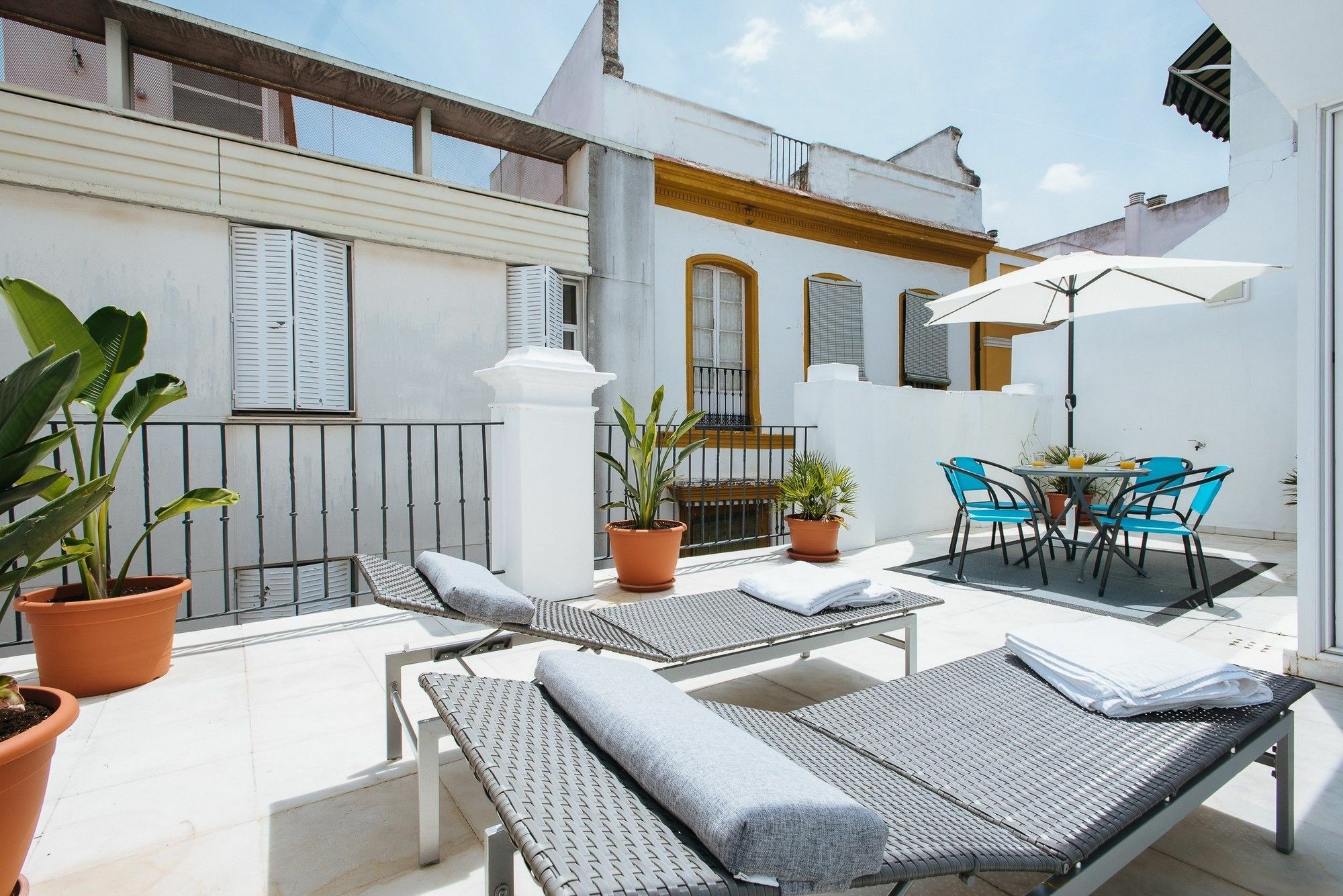 Singular Virgenes Apartment Seville Exterior photo